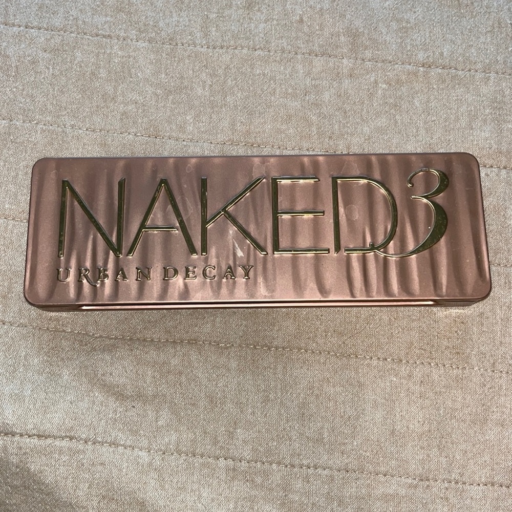 Naked 3 makeup pallet
